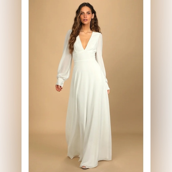 Lulus Dresses & Skirts - NWT Lulus Talk About Divine White Long Sleeve Backless Maxi Dress